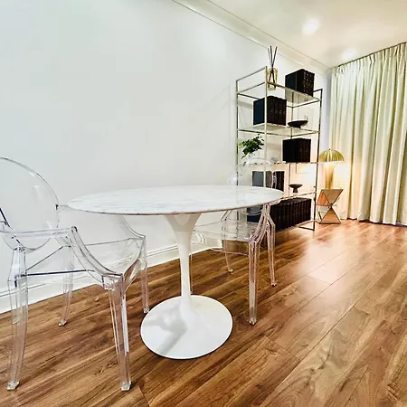 Parisian Style Dublin City Center Fast Wifi *